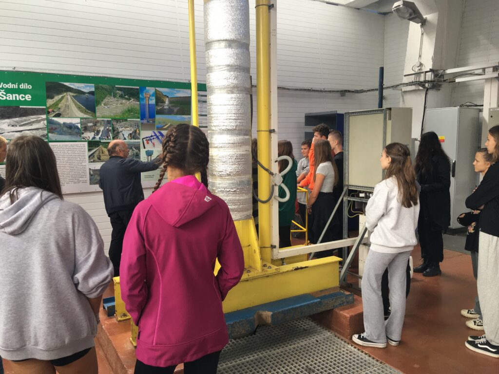 Studenti kvarty A navštívili přehradu Šance