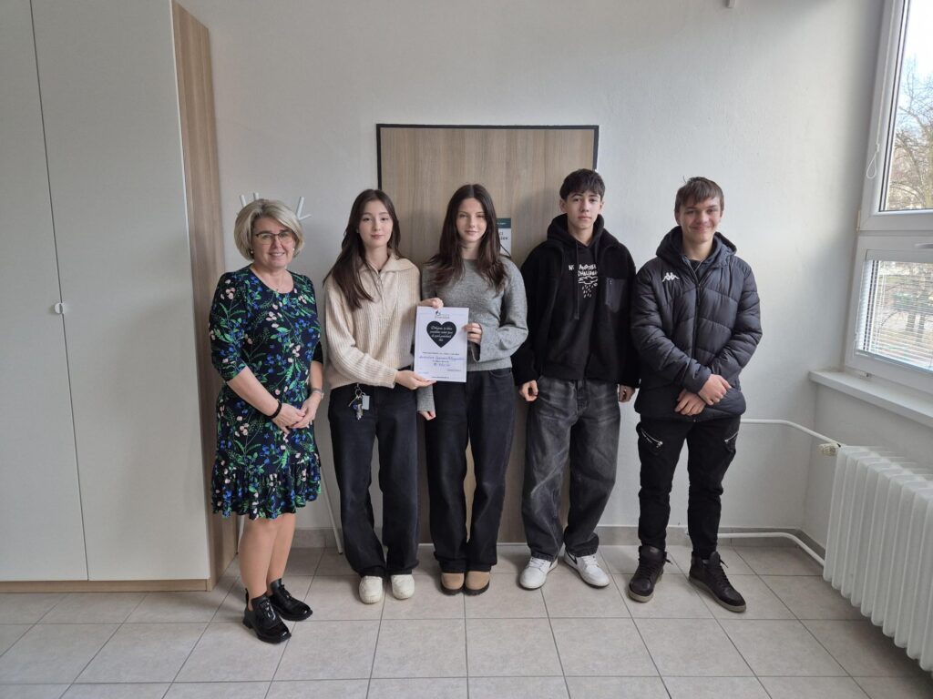 Studenti předali výtěžek sbírky pro Ondrášek