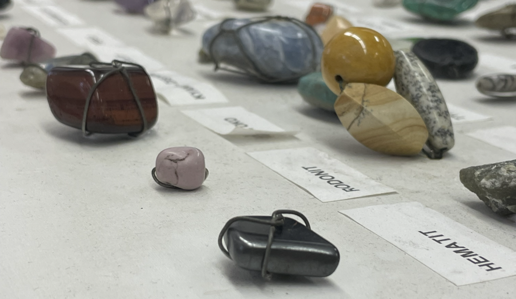 Horniny a nerosty na dotyk